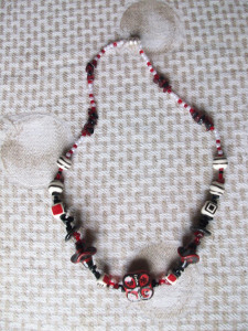 Jewelry: Necklace red and black